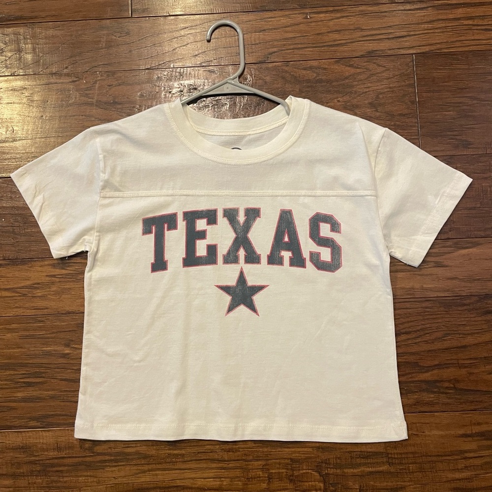 Women’s Texas Cropped Tee.